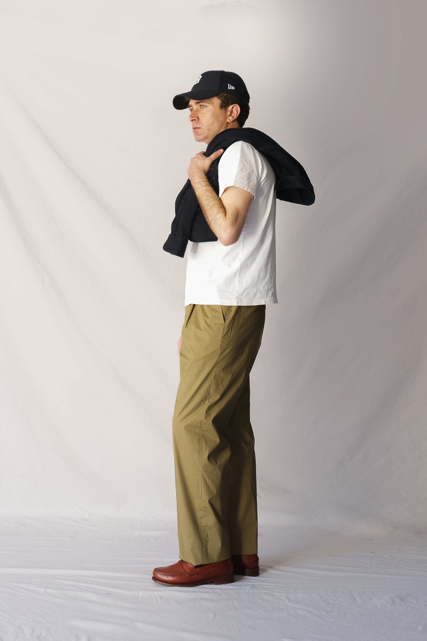 Pantalón talle alto chino khaki